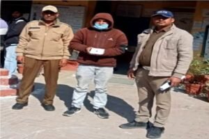 smaik-tasakr-dehradun-police-girftar.jpg