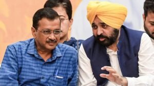 1739269978_arvind-kejriwal-meet-to-punjab-MLA.jpg