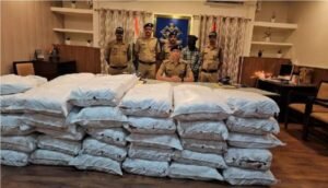ek-cror-ka-ganja-US-nagar-police.jpg