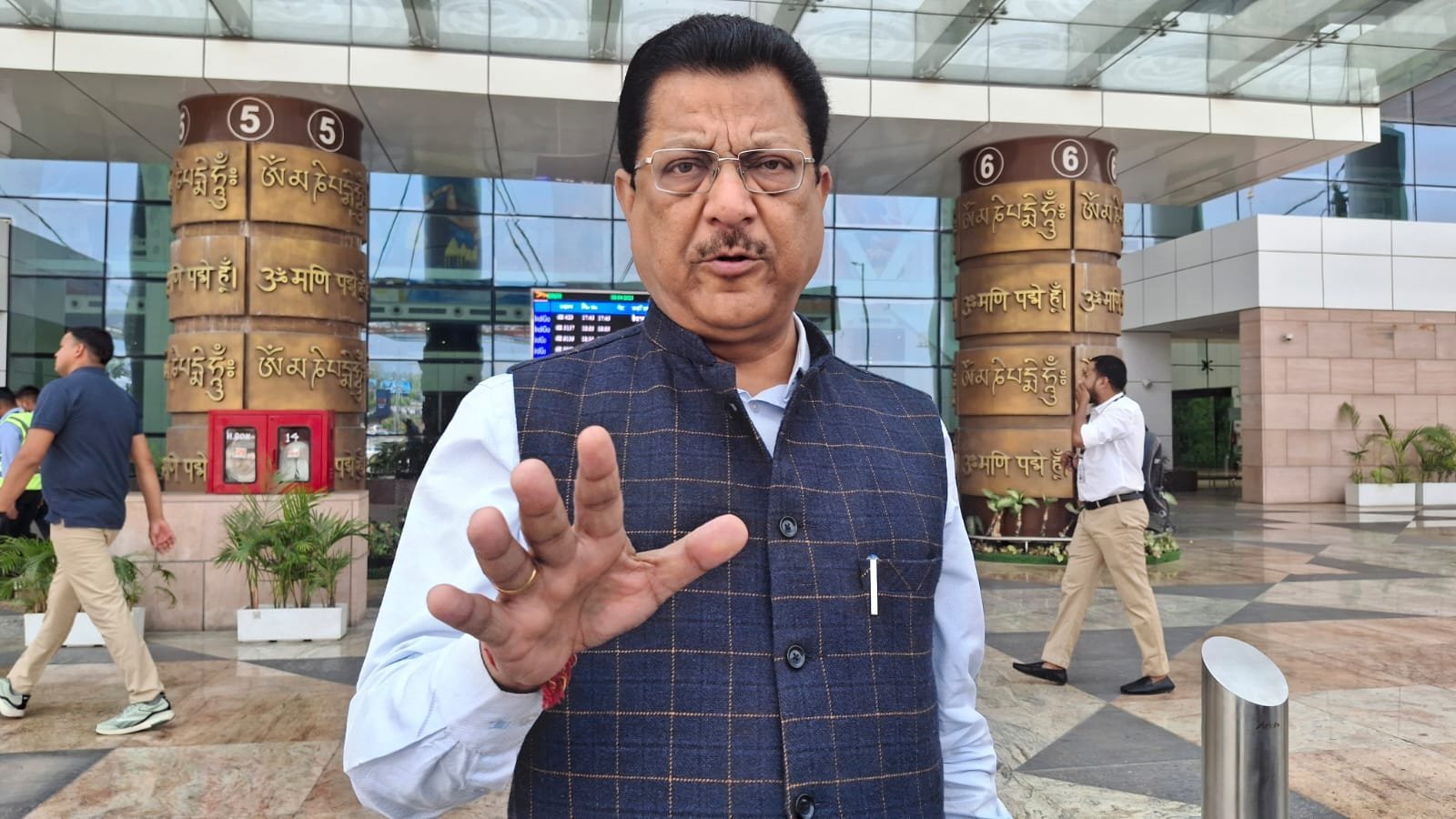 चुनाव से बचना चाहती थी सरकार, नौकरशाही हावी : धस्माना