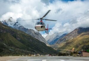 Kedarnath-Yatra-by-Helicopter.jpg