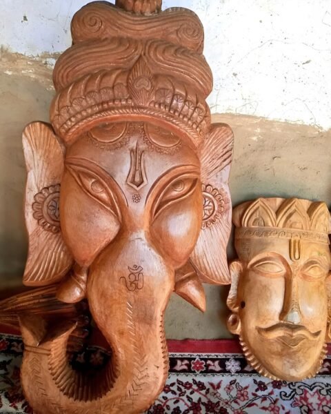 उत्तराखंड : रामगोपाल लकड़ियों में प्राण फूंककर कर देते हैं जीवंत, अद्भुत है इनकी कला