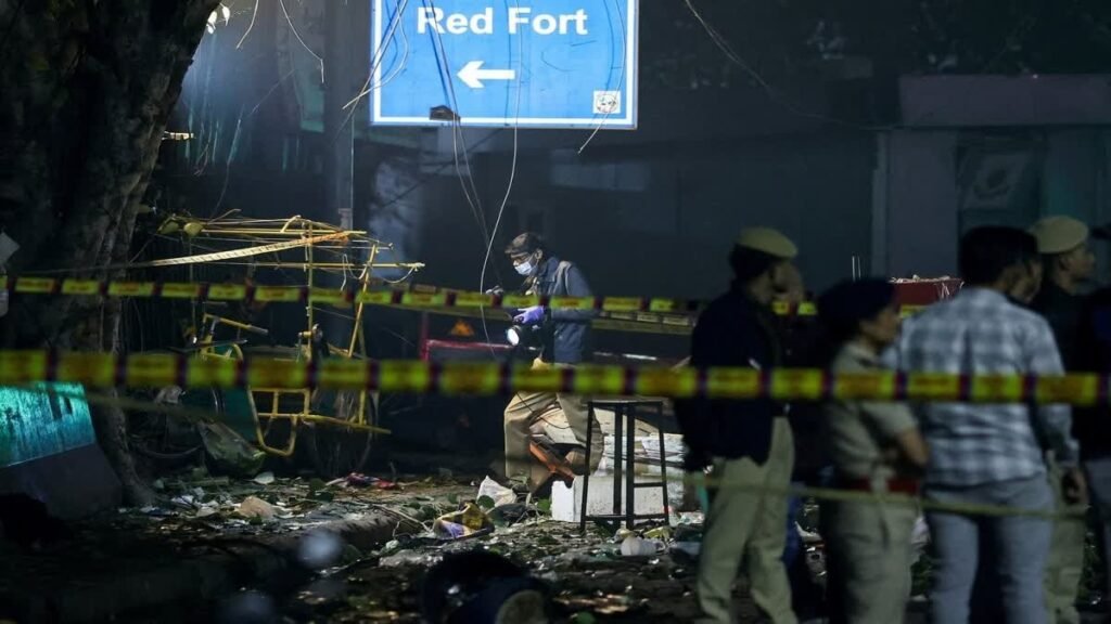 1762923041_delhi-bom-blast-near-red-fort.jpg