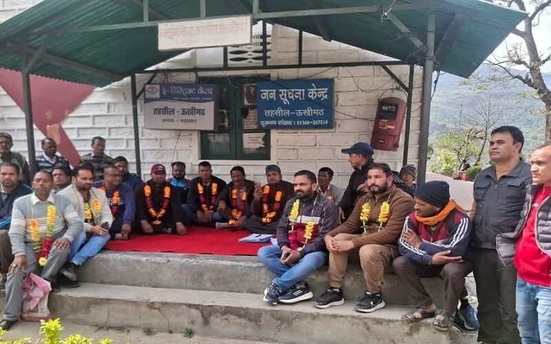rudrprayag-shopkeepar-strike.jpg