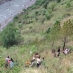 चमोली में दर्दनाक सड़क हादसा, घेस मार्ग पर टैक्सी खाई में गिरी, चार की मौत, तीन गंभीर