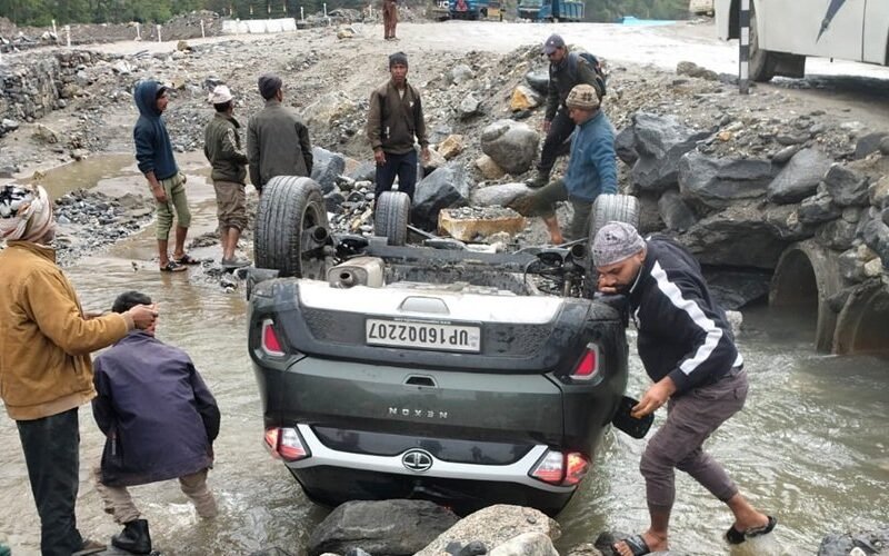 accident-dharali-uttarkashi.jpg