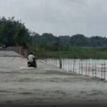 भारी बारिश से भूस्खलन और अचानक आई बाढ़, 3 लोग लापता