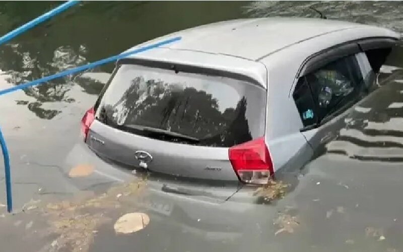 jheel-men-doobi-car.jpg