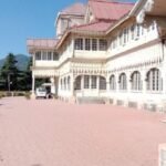 उत्तराखंड : बदहाली में दम तोड़ रहा नैनीताल का ऐतिहासिक रैमजे अस्पताल, सांसद ने खोली पोल