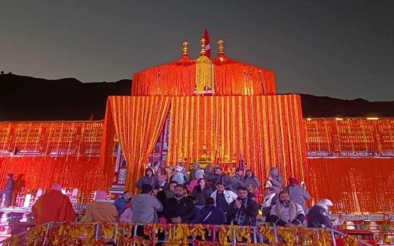 badrinath-dham-kapat-cloesd.jpg