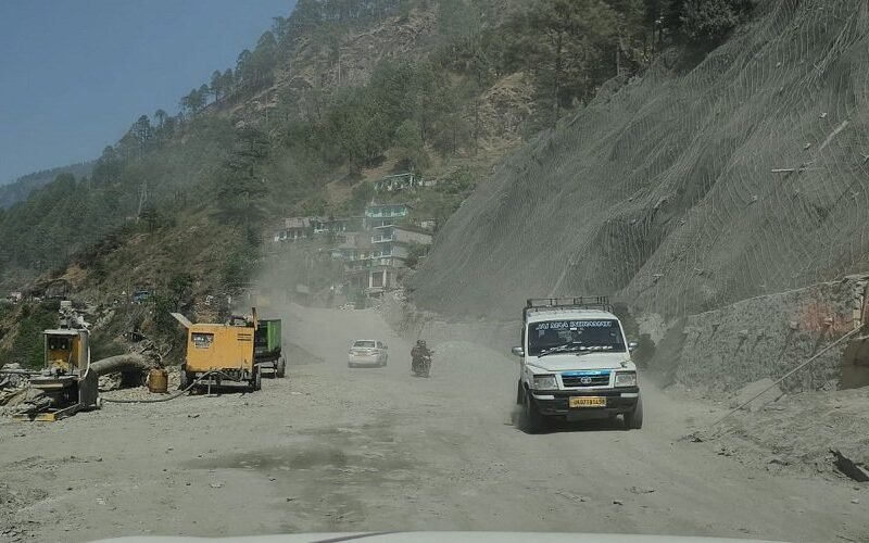 uttrakhand-rainfaal-and-raod-black.jpg