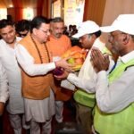 शिवभक्त कांवड़ियों का मुख्यमंत्री ने किया भब्य स्वागत पुलिस कर्मी एवं पर्यावरण मित्र सम्मानित