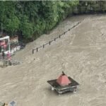 अलकनंदा चेतावनी स्तर से ऊपर, प्रशासन ने की नदी किनारों से दूर रहने की अपील