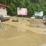 News Update : मूसलाधार बारिश से तबाही, केदारनाथ हाईवे पर गदेरे का सैलाब, कई वाहन मलबे में दबे