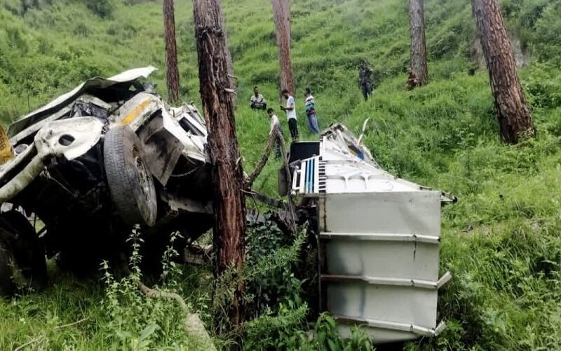 tyuni-picup-exccident.jpg