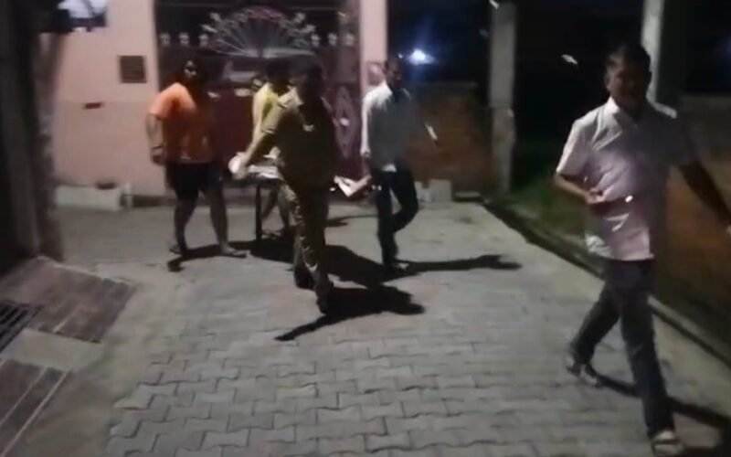 uk-har-02-sensational-incident-in-roorkee-two-real-sisters-were-shot-dead-by-brother-vis-uk10028_250.jpeg