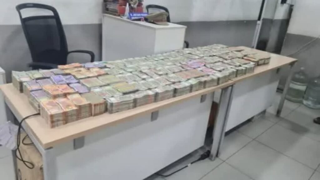 1200-675-27729687-thumbnail-16x9-cash.jpeg