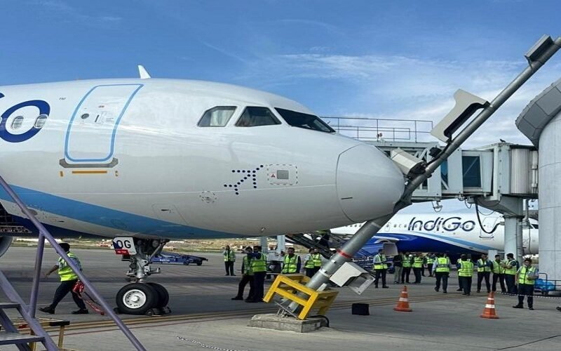 indigo-hit-to-pol-in-shirnagar.jpg