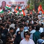 दिल्ली में ममता बनर्जी और अरविंद केजरीवाल हिरासत में, चुनाव आयोग के खिलाफ प्रदर्शन से पहले पुलिस की कार्रवाई