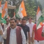 चौबट्टाखाल में कांग्रेस का प्रदर्शन, मुख्य चुनाव आयुक्त के खिलाफ पुतला दहन